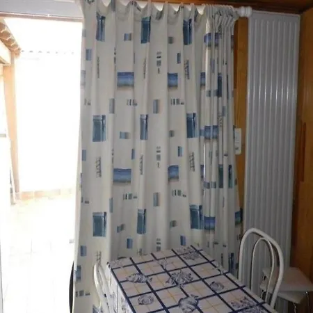 Petite Maison Dans Secteur Calme *